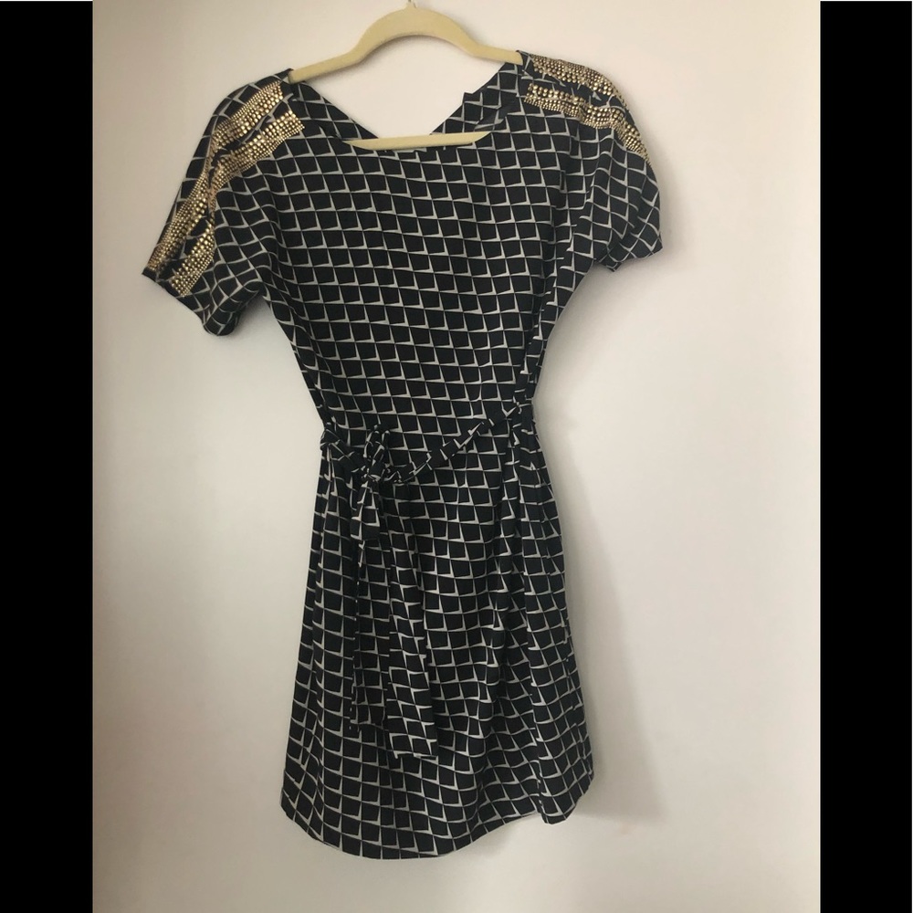 Short black and white dress